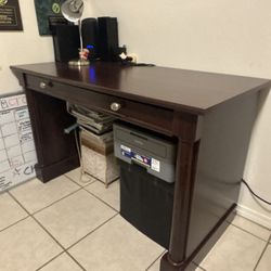 Executive Wood Desk W/ Drawer