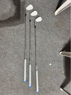Kirkland v2 golf wedges