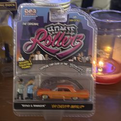 1964 Chevrolet Impala SS Hard Top w/ Estilo & Hawkeye (Homie Rollerz 2025 Series 1) Diecast 1:64 Scale Model - Greenlight 51640D