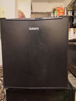 Galanz mini fridge,