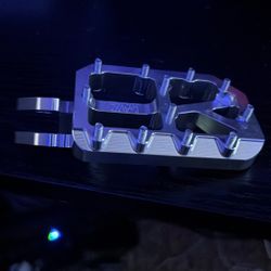 Talaria xxx and surron pegs crome