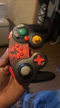 Nintendo switch controller.  In very good condition. 30 dollar
