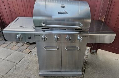 Charbroil Gas Grill