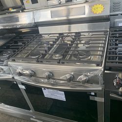 Estufa De Acero Con Opciones Para Hornear Y Freidora De Aire- Llévesela Con Cero Depósito Contáctanos Para Información 