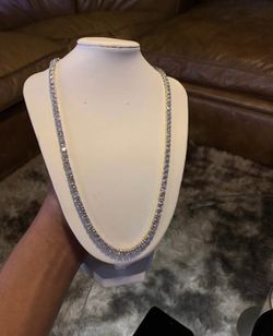 Iced out beautiful shiny 4mm 22in tennis chain necklace