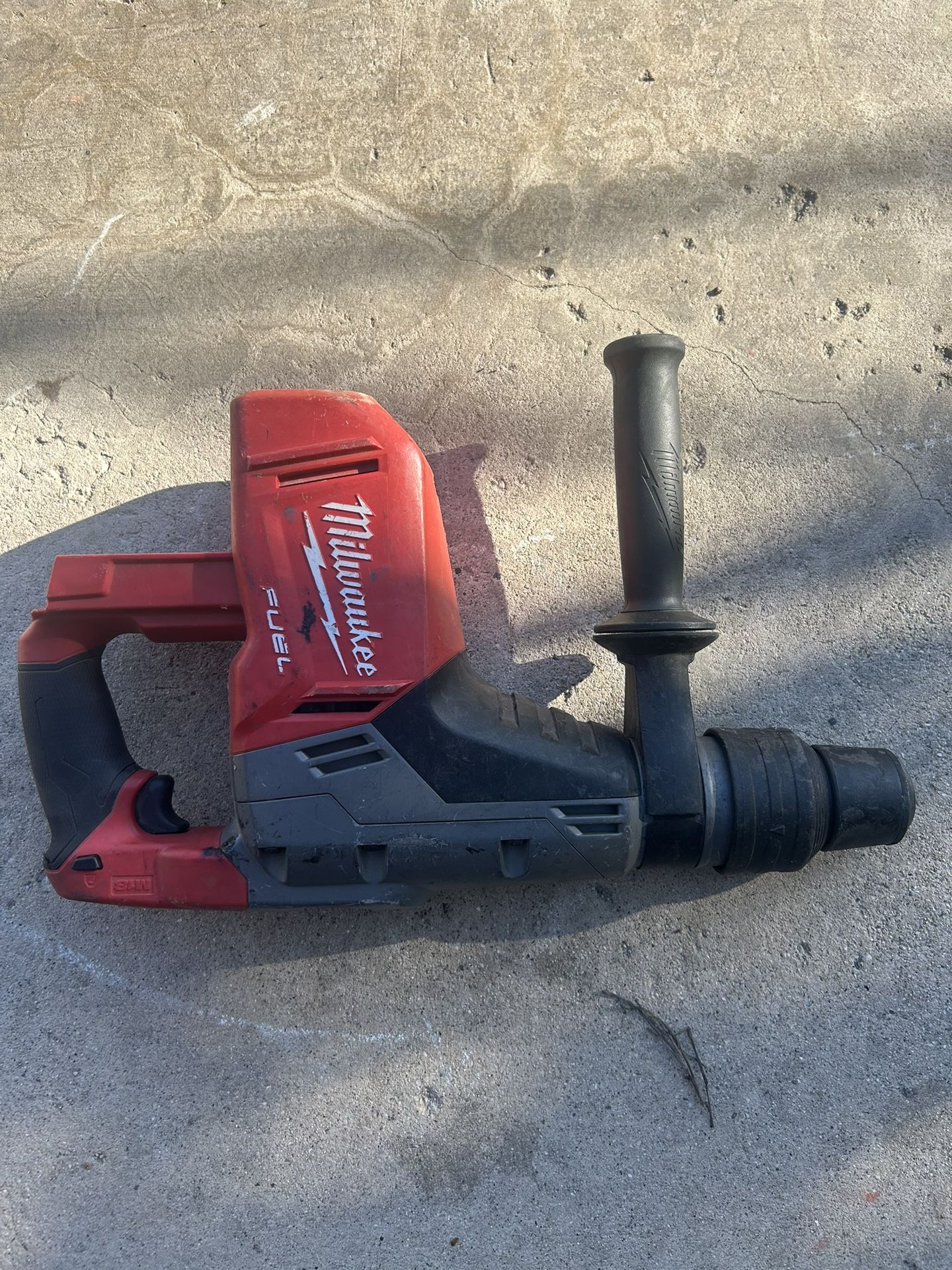 Milwaukee Roto Hammer battery powered