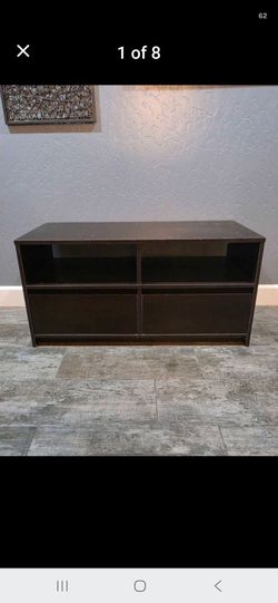 Entertainment center/TV stand