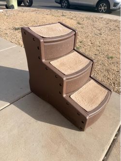 Pet Gear Brown Non-Slip Plastic Pet Stairs (LxWxH: 16” x 26” x 23”)