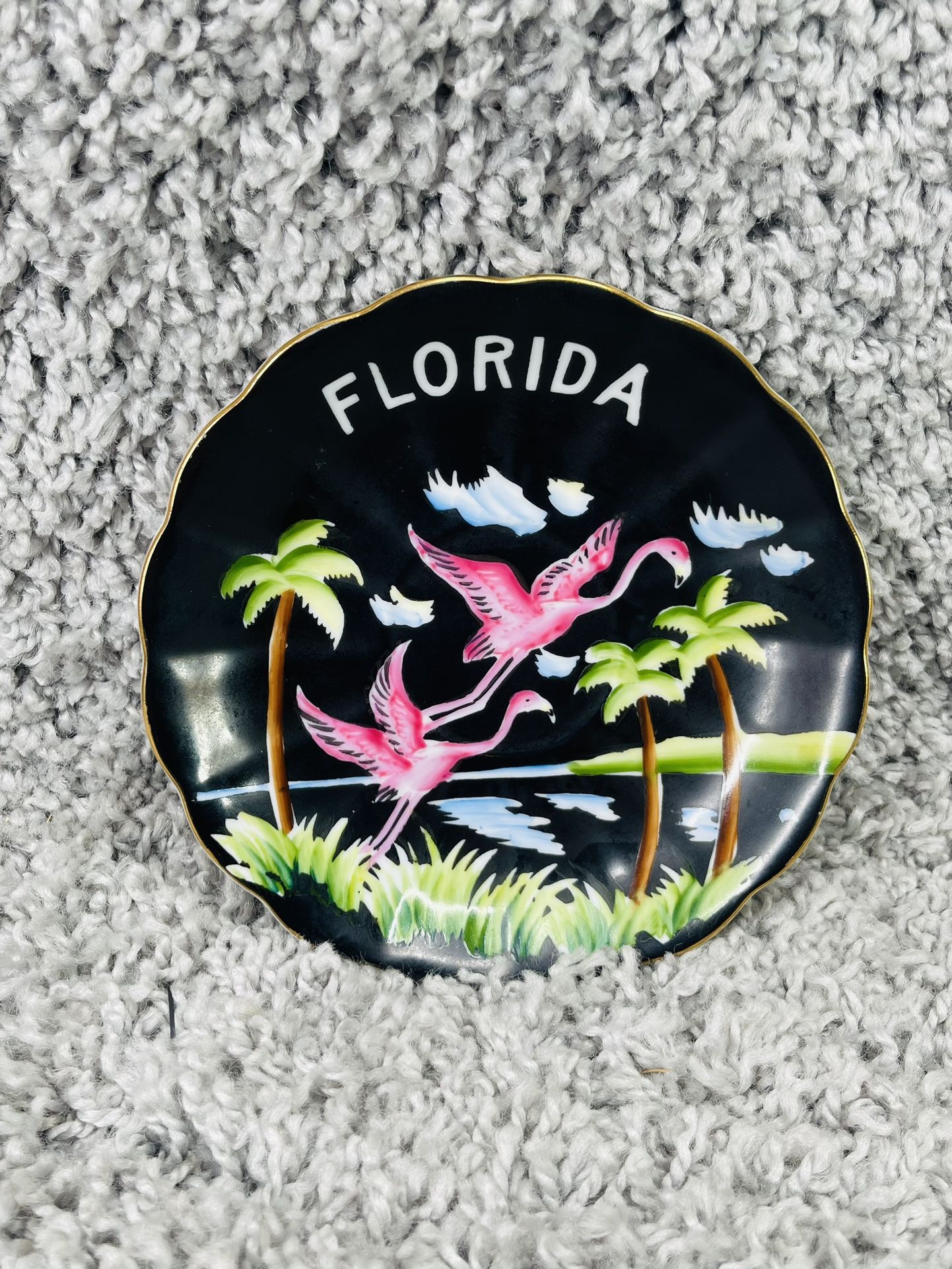 Beautiful Florida Flamingos Souvenir Plate Raised Japan Multicolor 5.5 Inch