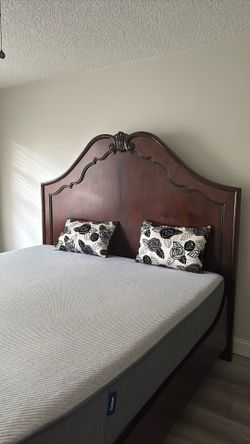 Queen Bed with Wooden Headboard, Mattress & Wooden Base