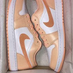 WMNS JORDAN 1 LOW Size 12 $140