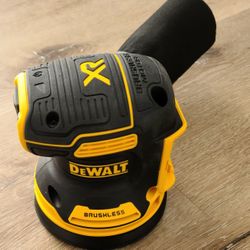 Dewalt 20v Orbital Palm Sander Brushless XR With Variable Speed Brand New Tool Only