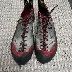 La Sportiva Women's 9.5 Mens 8.5 Euro 41 Climbing Shoes