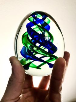 Glass Egg-Shaped Paper Weight