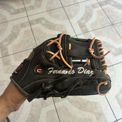 Diaz Baseball Glove