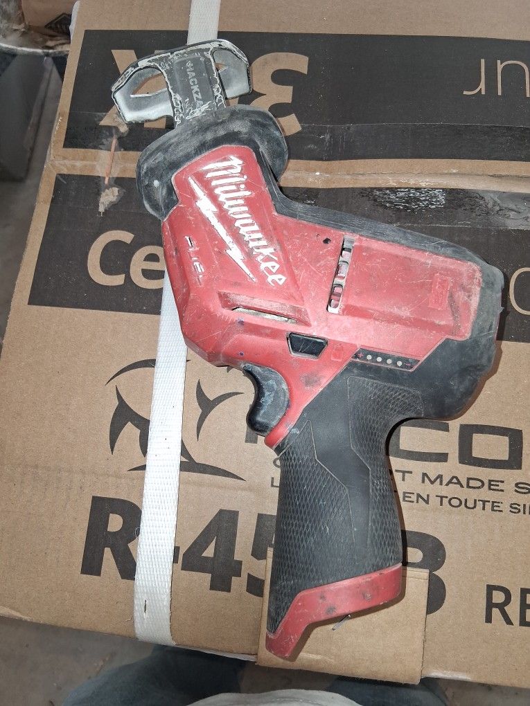 M12 SAWZALL MILWAUKEE 
