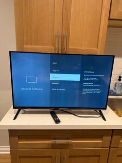 Amazon Ember 32" 2-Series with Fire TV