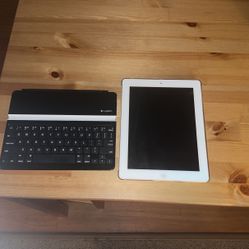 16GB iPad w/ Logitech Keyboard