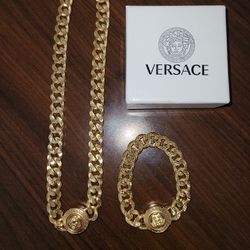 Versace Modern Gold Tone Medusa Chain Choker Necklace
& Bracelet $549.25