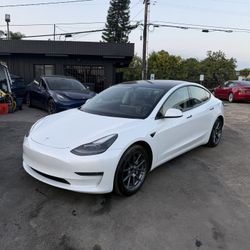 2021 Tesla Model 3 Standard Range Plus Sedan
