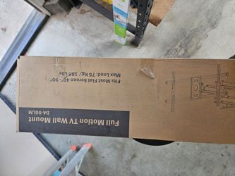 Full motion TV mount