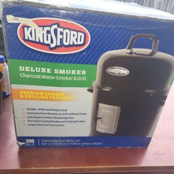 New Kingsford Smoker Deluxe Grill