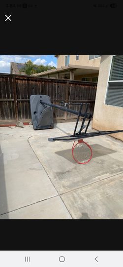 Full Size Basket Hoop Set Up$100 Obo