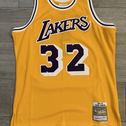 1984-85 Men's Magic Johnson Mitchell & Ness Los Angeles Lakers Home Gold Swingman Jersey Size Large New w/ Tags