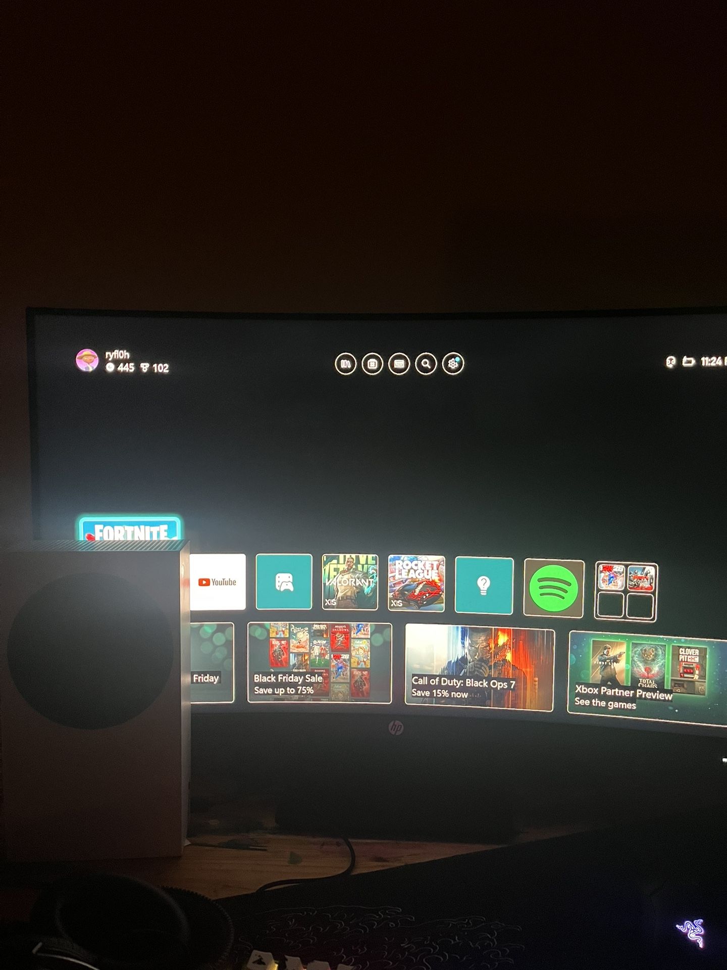 Xbox Series S and 144hz HP curved Monitor 