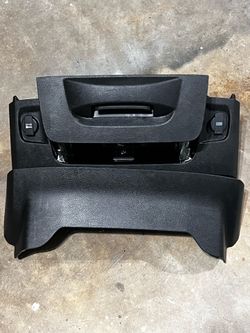 Ram 1500 Center console drawer
