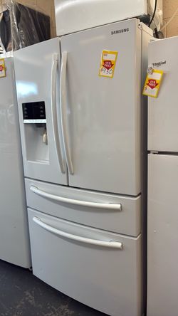 Like new Samsung refrigerator