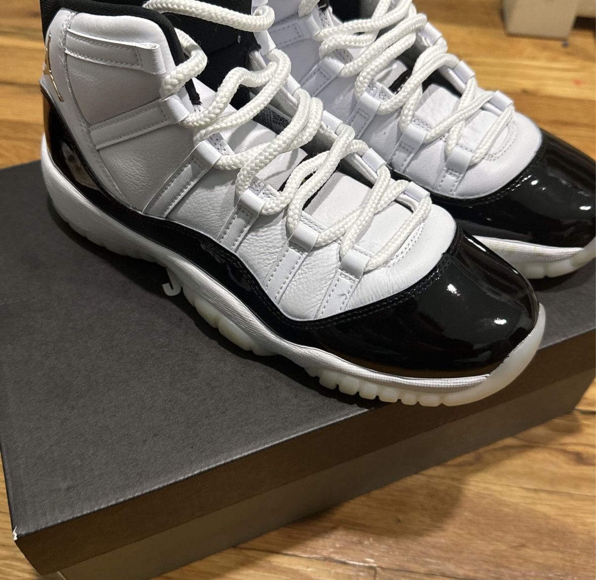 Jordan 11 “Gratitude” Size 7 (Offers Or Trade)