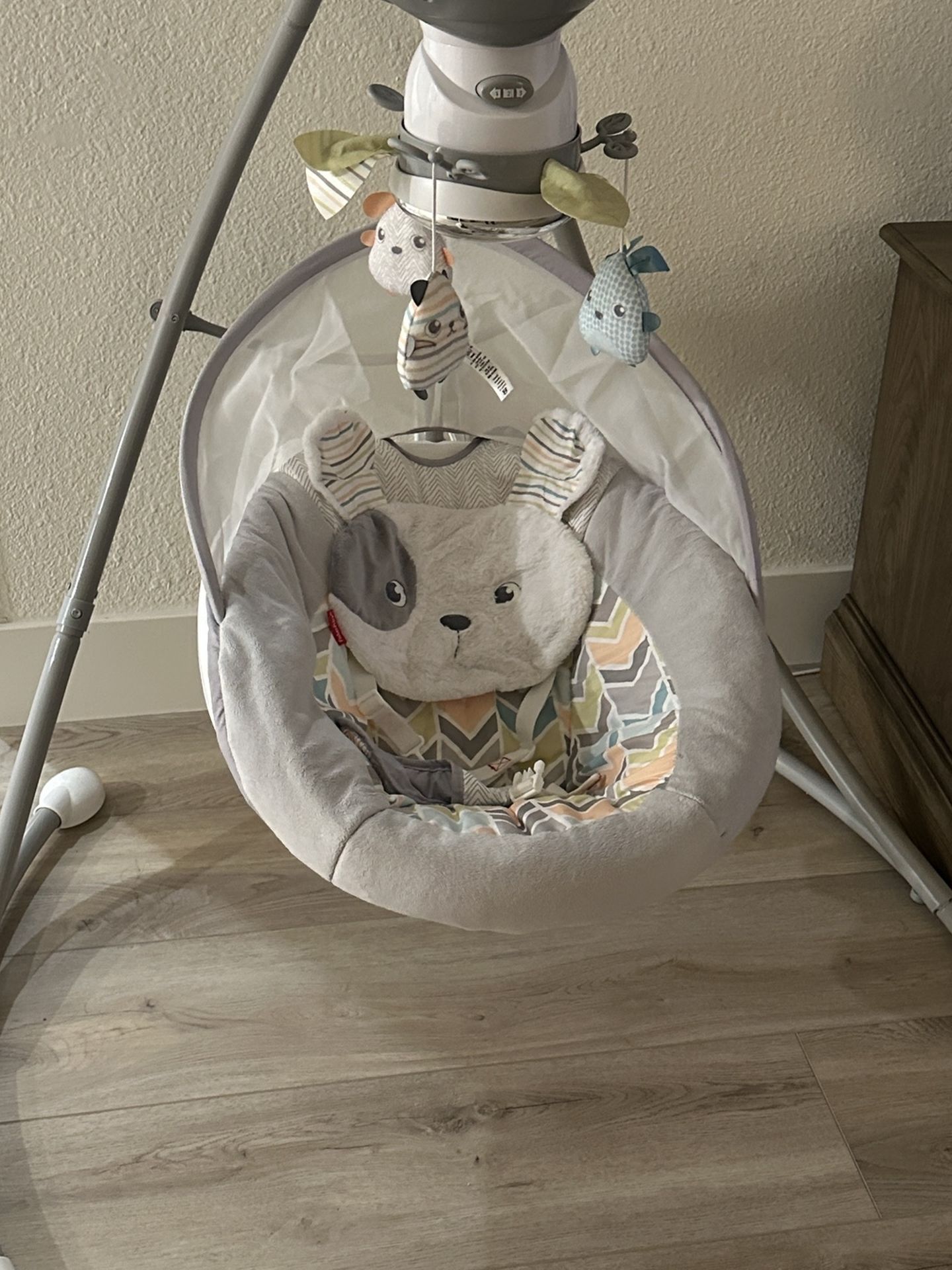 Fisher Price Bsby Swing In Excellent Condition