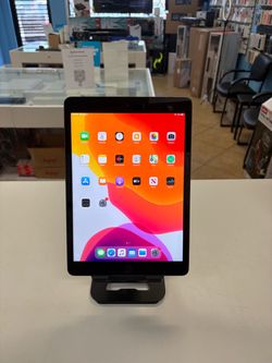 iPad 10.9inch 32GB Storage iOS 13.1 (can be updated to iOS 18.7.9)