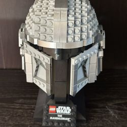 LEGO Star Wars: The Mandalorian Helmet Built and Complete (75328)