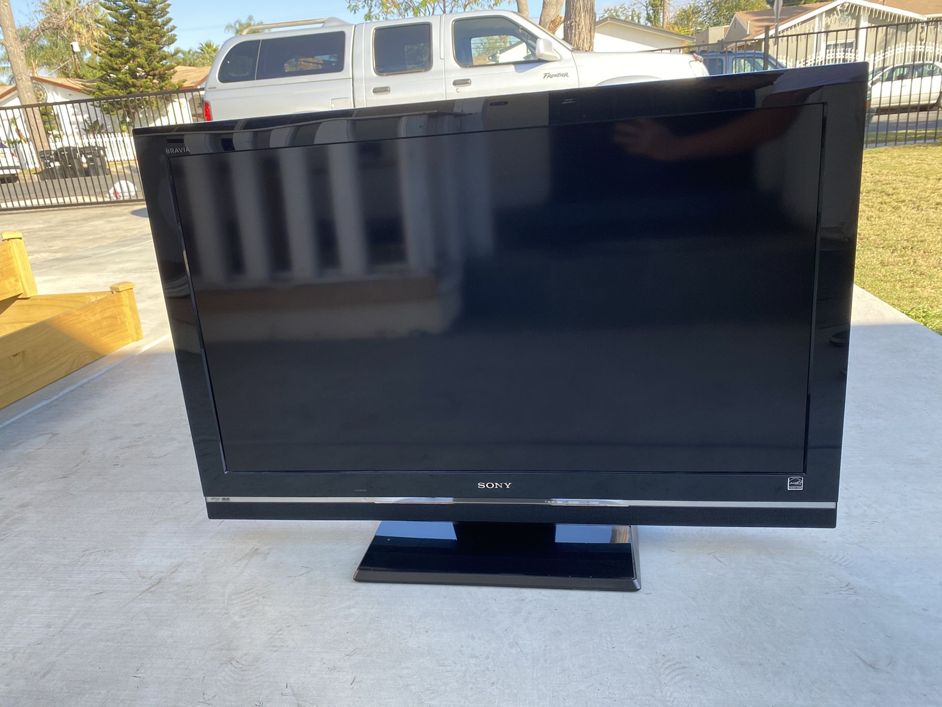 Sony KDL-40S504 40" BRAVIA S-Series 1080p LCD HDTV