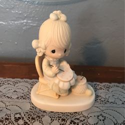 Precious moments - Mother sew dear