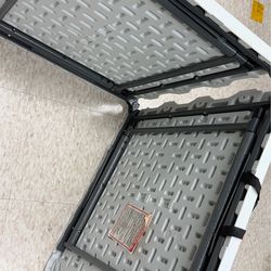 Table / Portable Fold-in-Half Table
