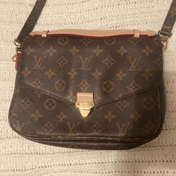 Great Condition Louis Vuitton Bag 