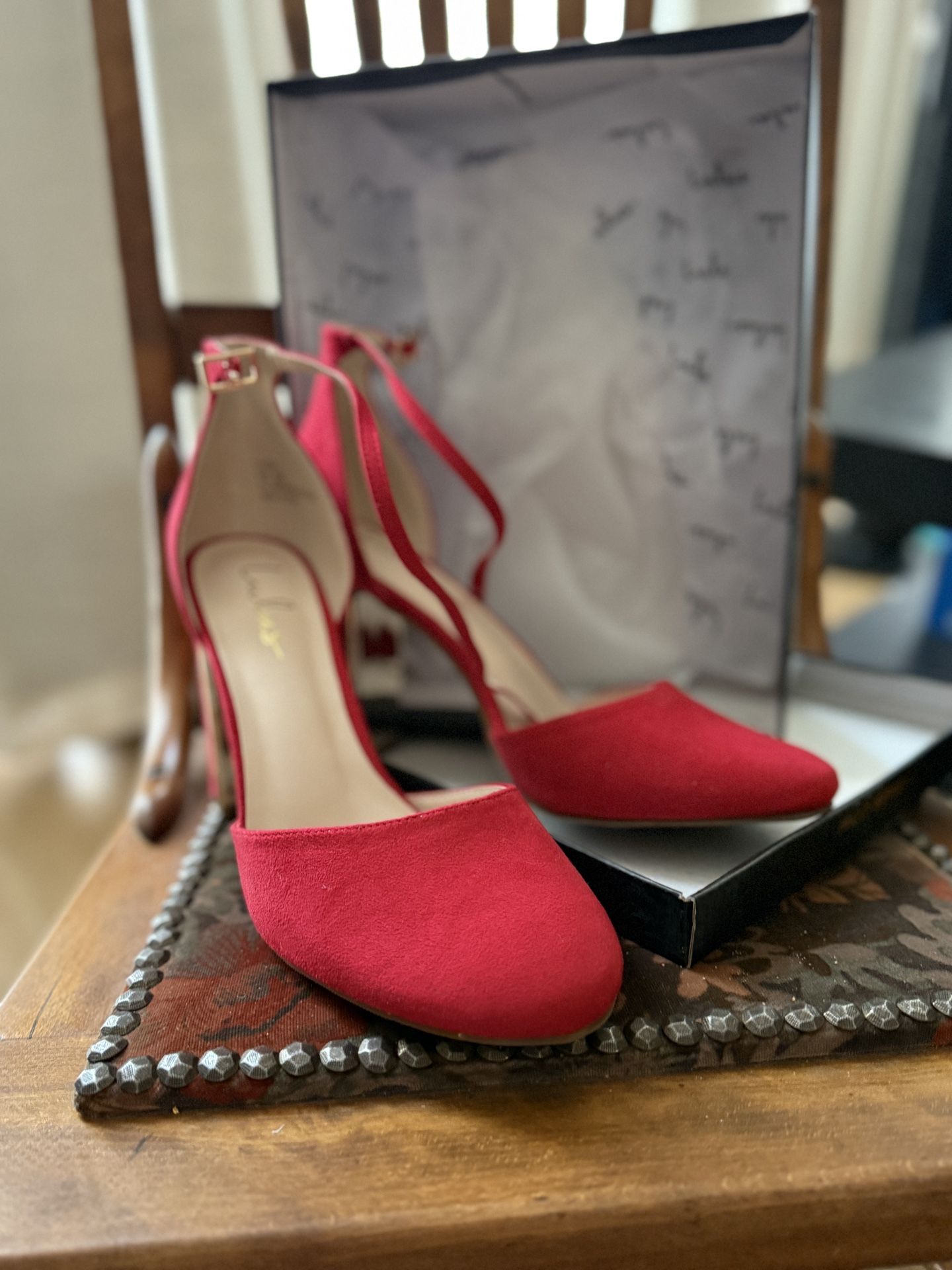 Size 9.5 Brand New Lulus Red Heels