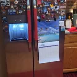 2 Year Old Frigidaire Refrigerator..Please READ FIRST!