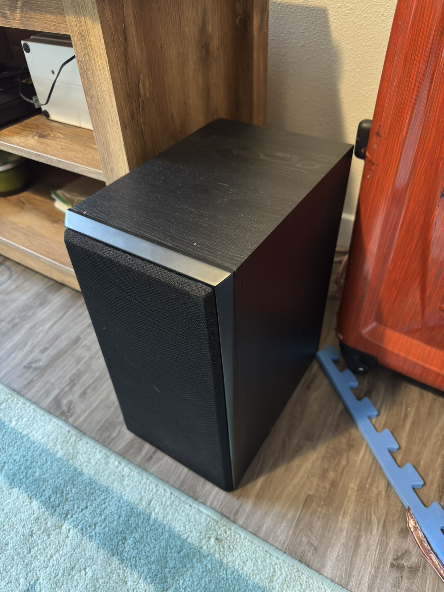 A Pair of Speakers: Klipsch RP-600M