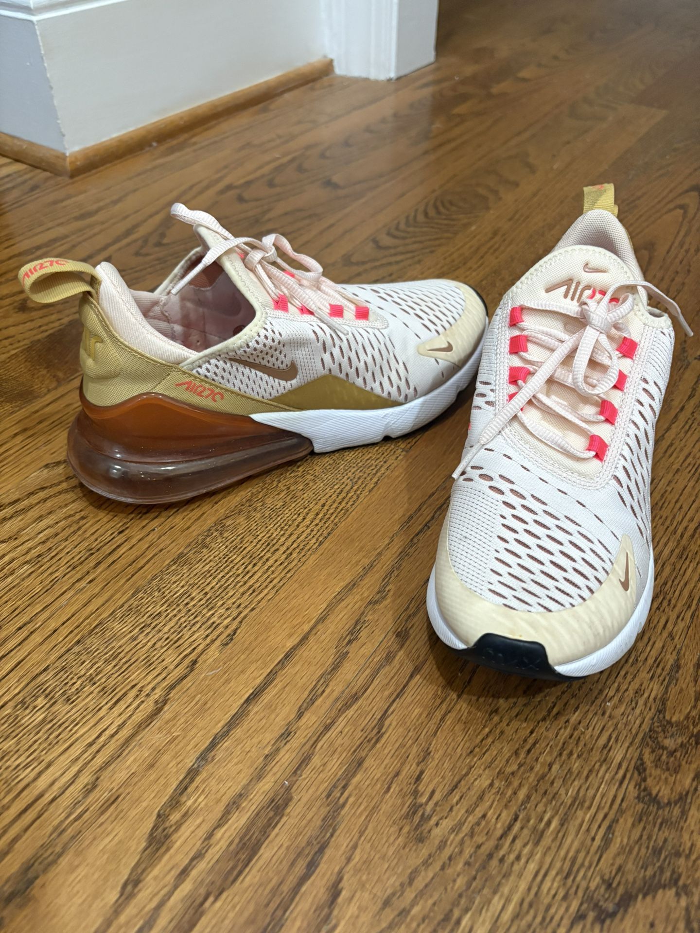 Women’s Nike 270s multiple pairs
