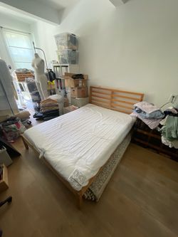 Queen wooden bed frame - Pine.