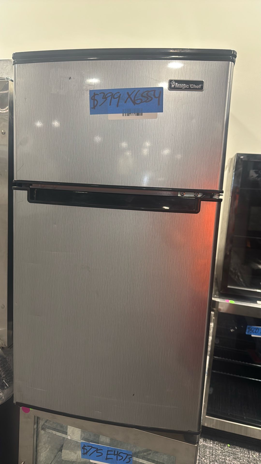 Mini fridge