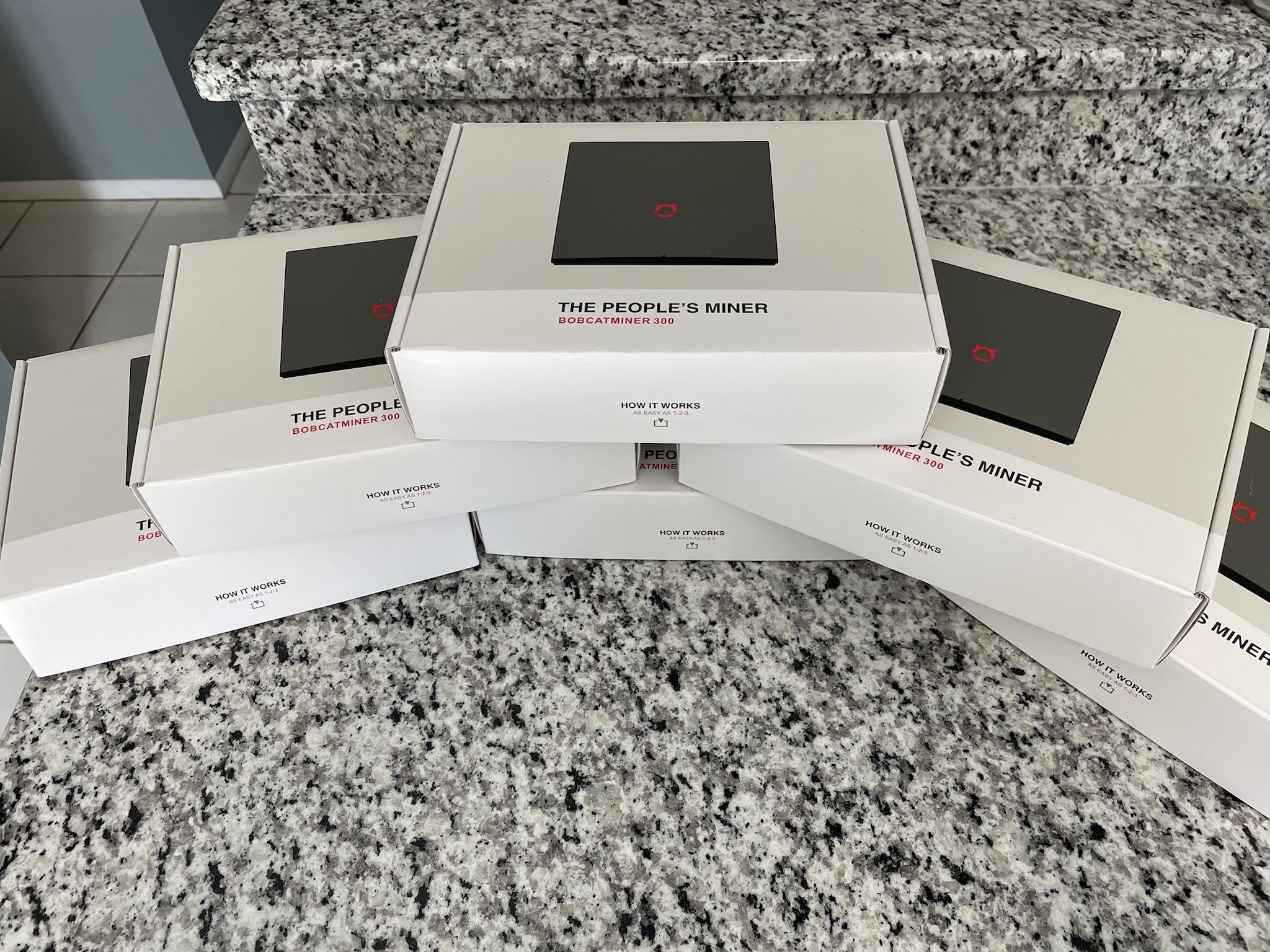 Bobcat 300 Helium HNT/IOT Crypto Miner