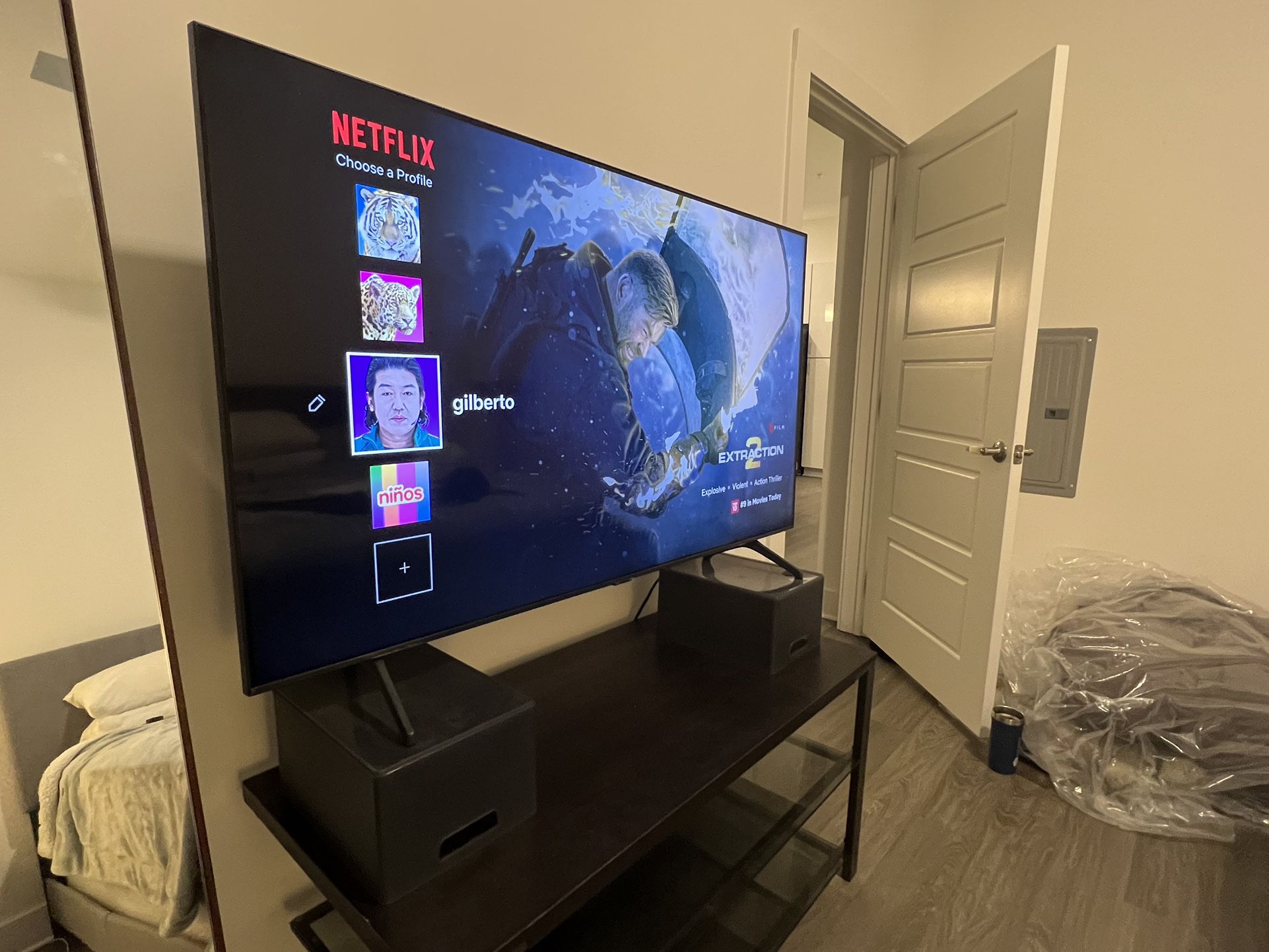 SAMSUNG 55” Flat Screen TV