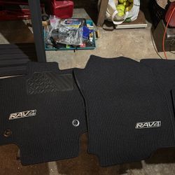 2019-2026 TOYOTA RAV 4 Floor Mats (NEVER USED)