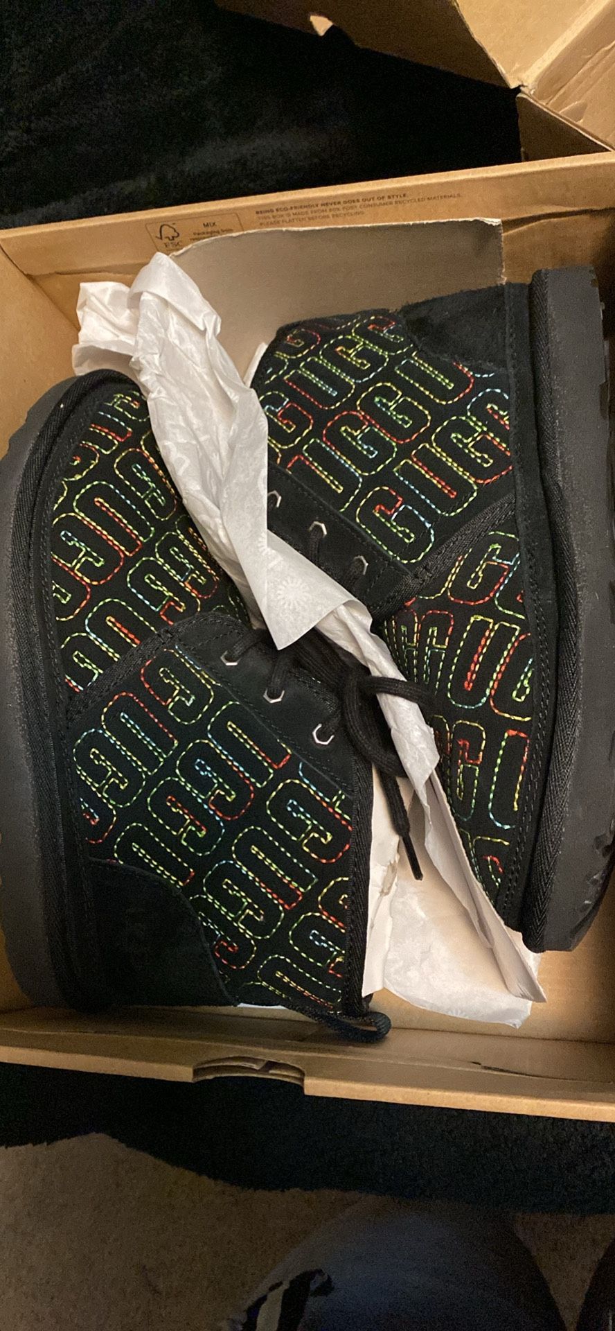 Ugg Graphic Stitch