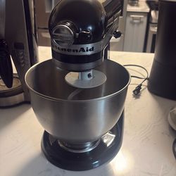 Kitchen aid tilt head stand mixer
